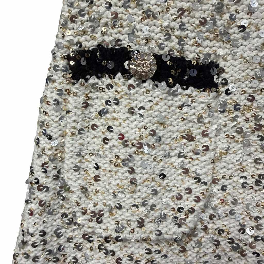 NWT Chanel 2023 Sequin Knit Mini Skirt White Black Silver Gold Womens 36 / US 4