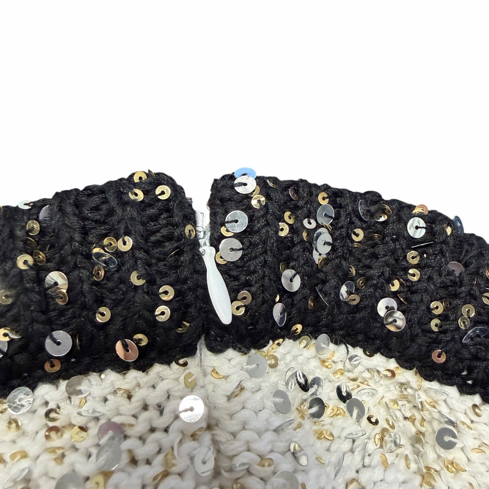 NWT Chanel 2023 Sequin Knit Mini Skirt White Black Silver Gold Womens 36 / US 4