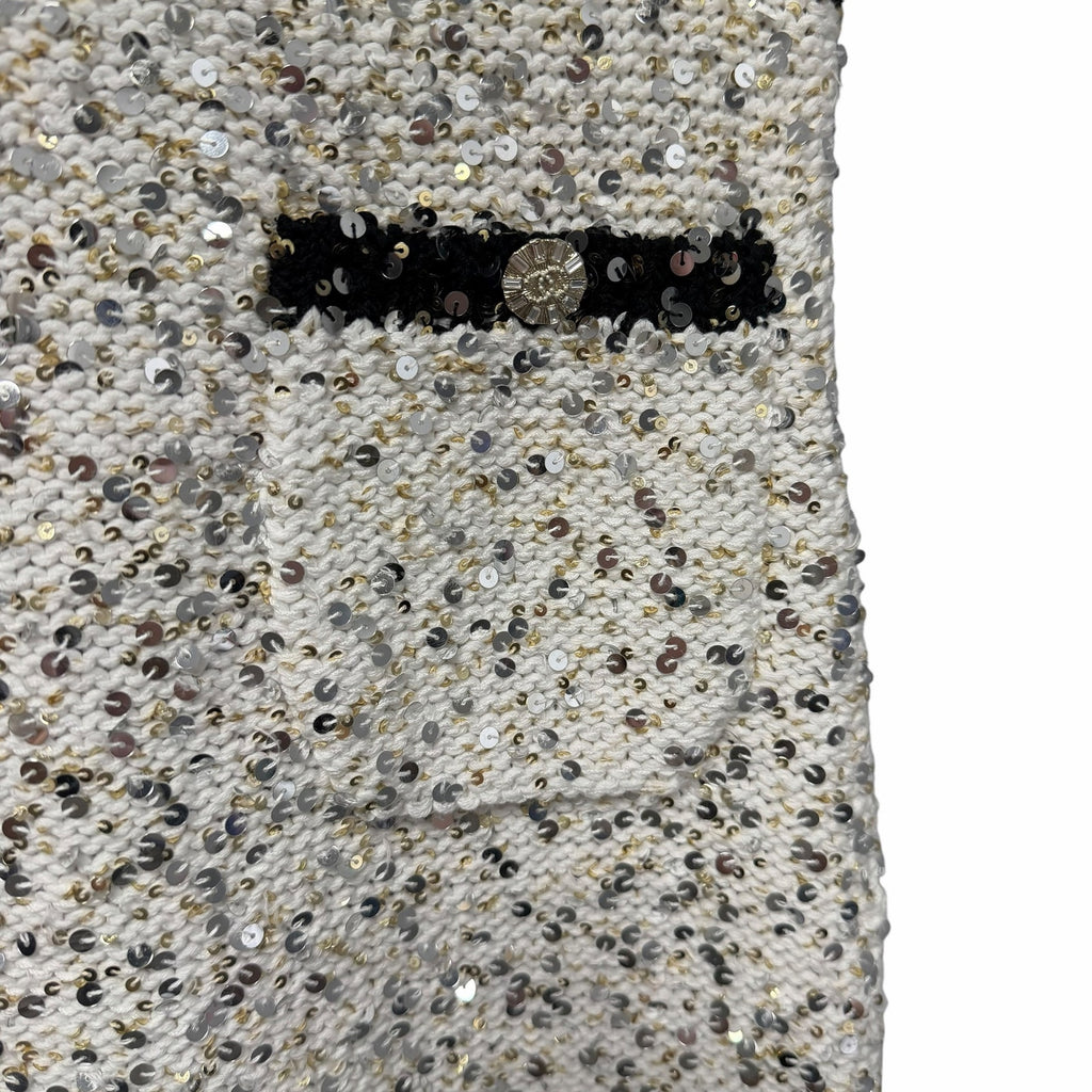 NWT Chanel 2023 Sequin Knit Mini Skirt White Black Silver Gold Womens 36 / US 4