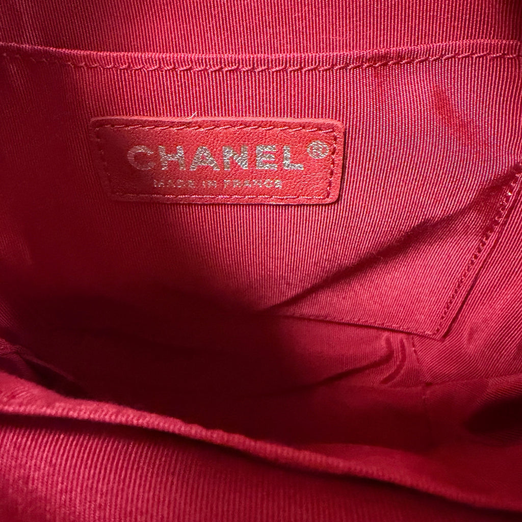 Chanel Gabrielle Bucket Bag Beige Black Quilted Leather CC Logo Chain Link Strap