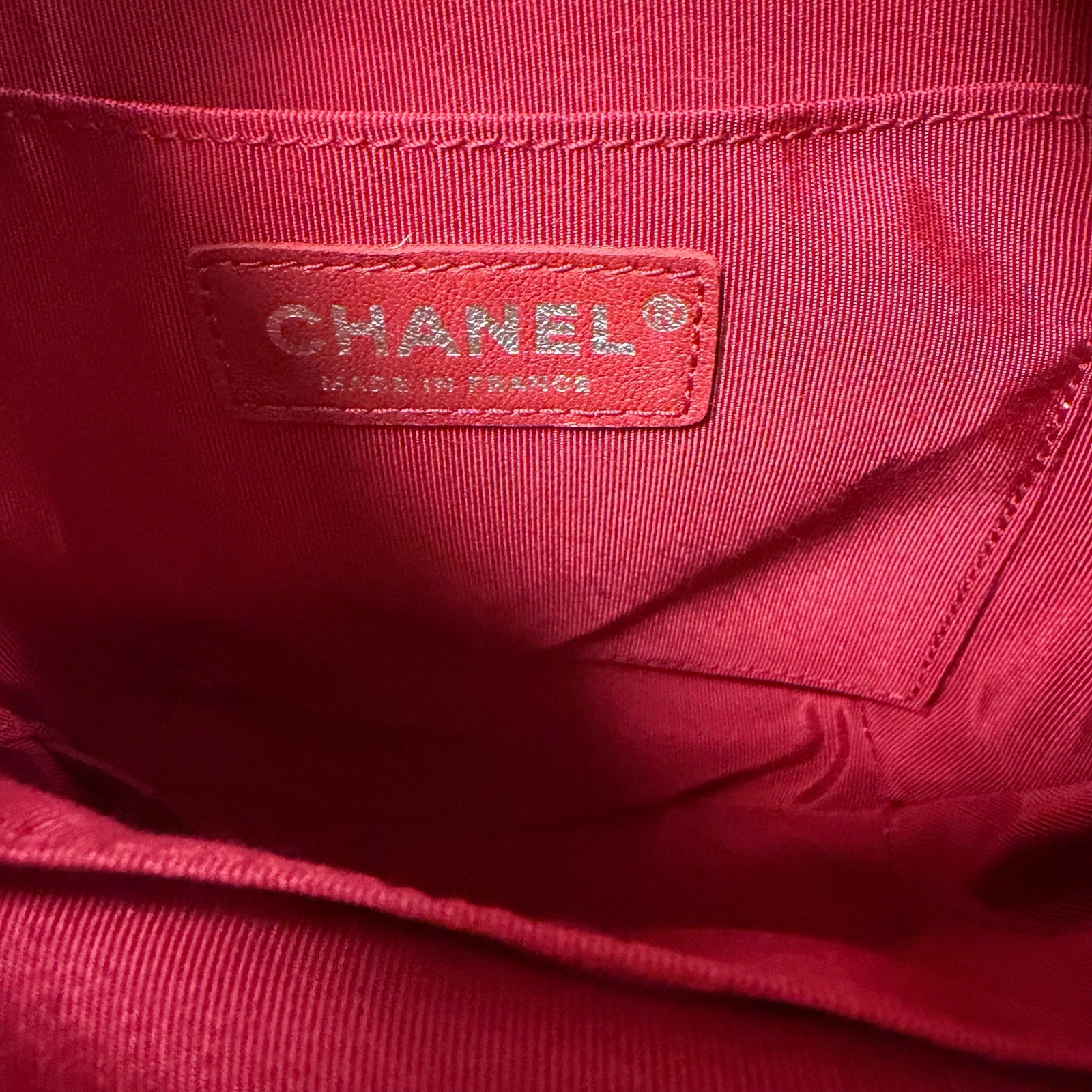 Chanel Gabrielle Bucket Bag Beige Black Quilted Leather CC Logo Chain Link Strap