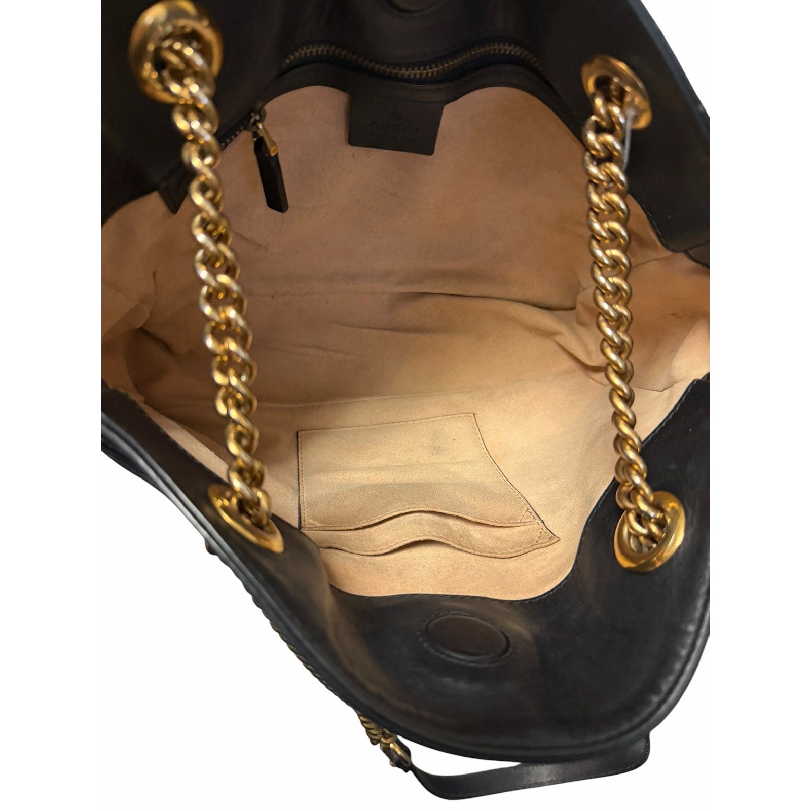Gucci GG Marmont Black Quilted Leather Handbag Gold Toned Logo Classic Luxury