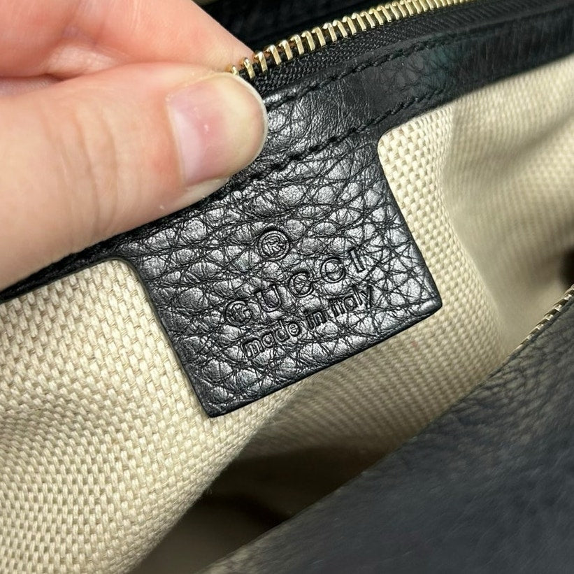 Gucci Black Pebbled Calfskin Leather Soho Double Chain Zip Shoulder Bag