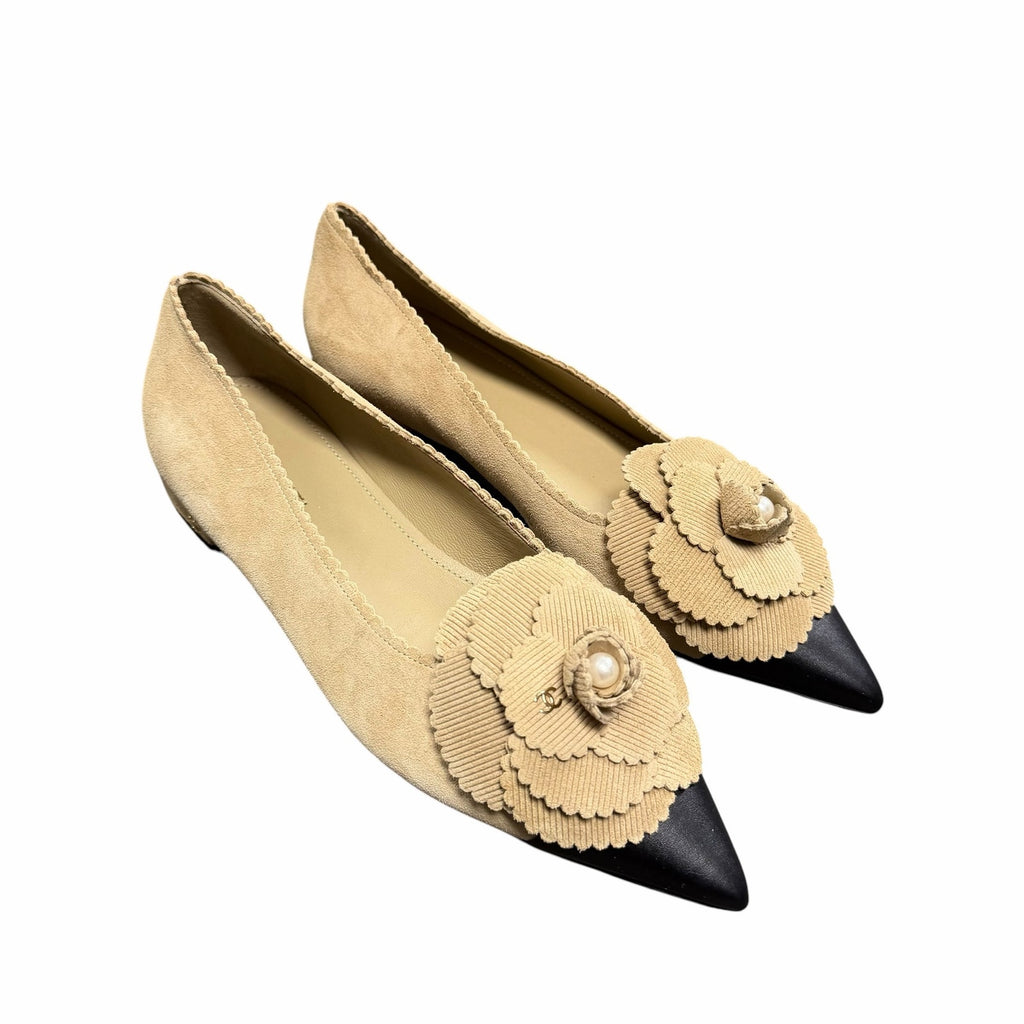 Chanel Beige Black Suede Leather Pointed Toe Flower Applique Flat Size 39 / US 8