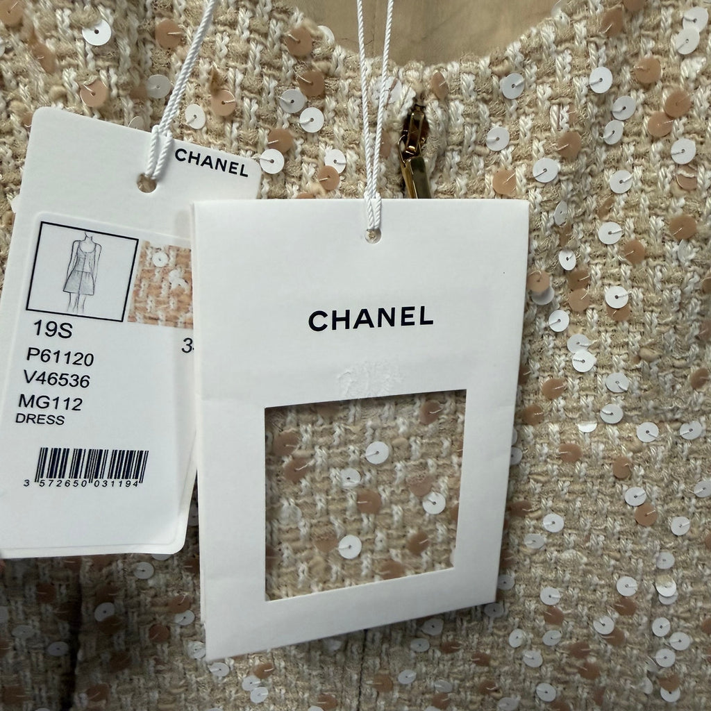 NWT Chanel 2019 Beige White Tweed Sequin Embellished Mini Dress Size 34 / US 2