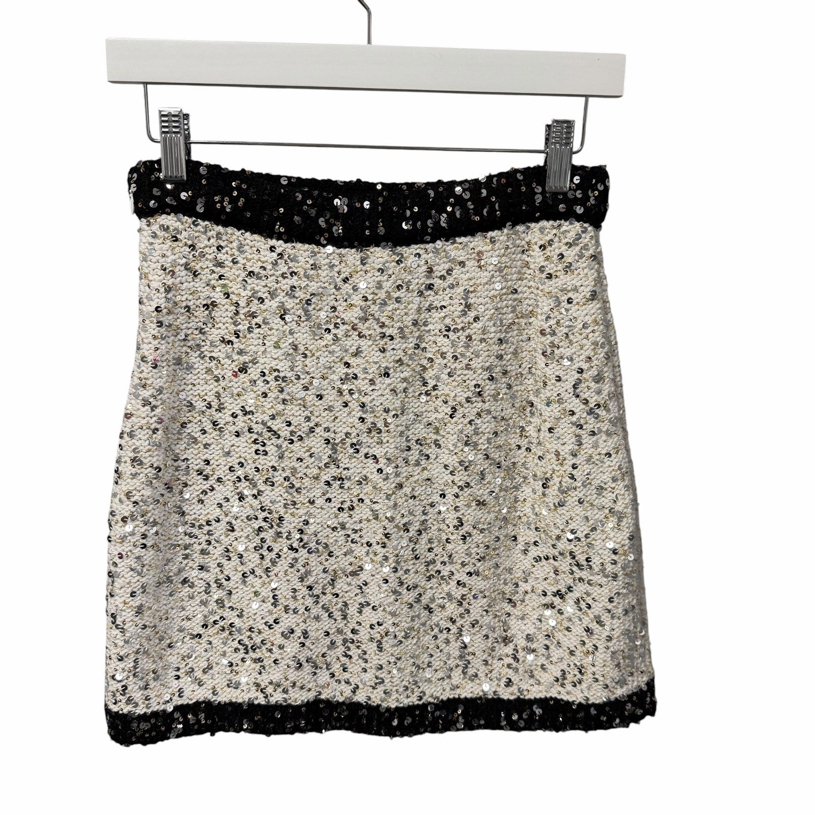 NWT Chanel 2023 Sequin Knit Mini Skirt White Black Silver Gold Womens 36 / US 4