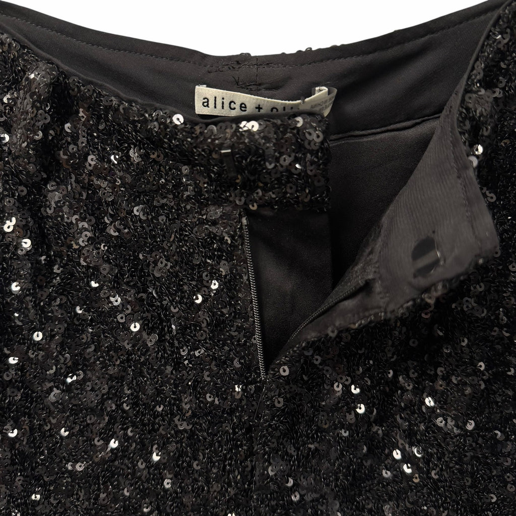 NWT Alice + Olivia Conry Sequin Cuff Short Black High Rise Womens Size 0