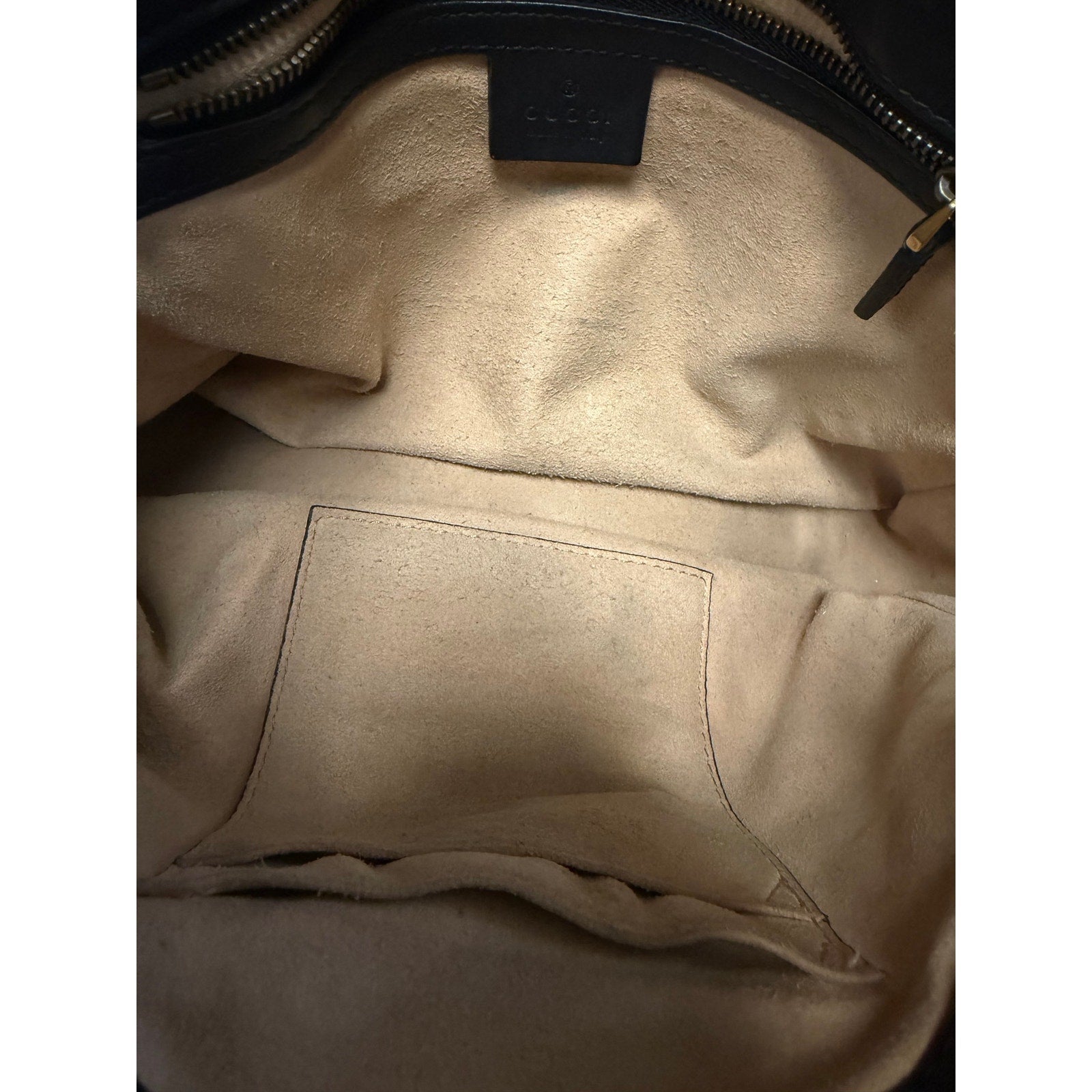 Gucci GG Marmont Black Quilted Leather Handbag Gold Toned Logo Classic Luxury