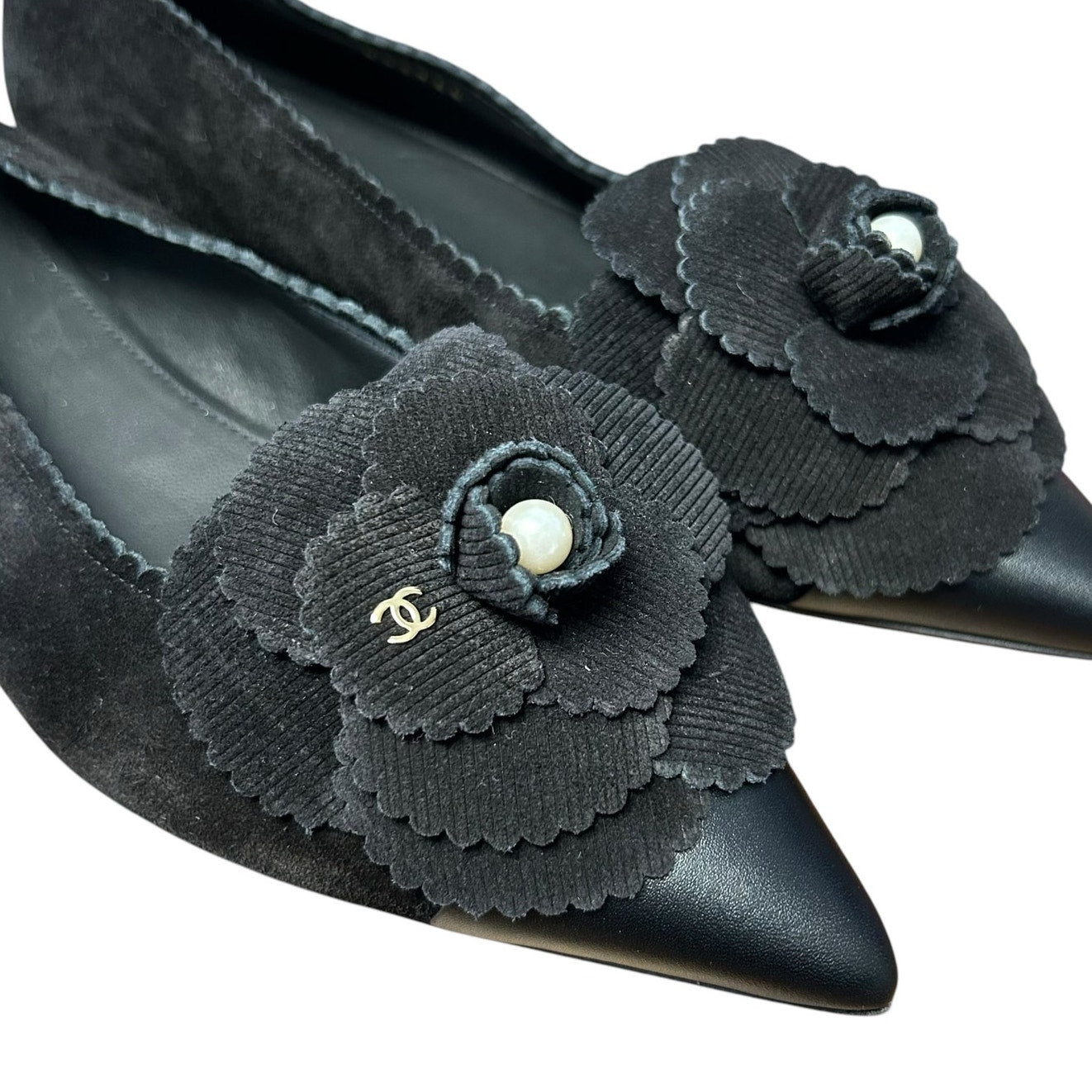 Chanel Black Suede Camelia Flower Faux Pearl Pointed Toe Flats Womens 39 / US 9