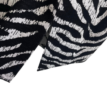 St. John Zebra Jacquard Knit Short Sleeve Knee Length Sheath Dress Womens Size 8
