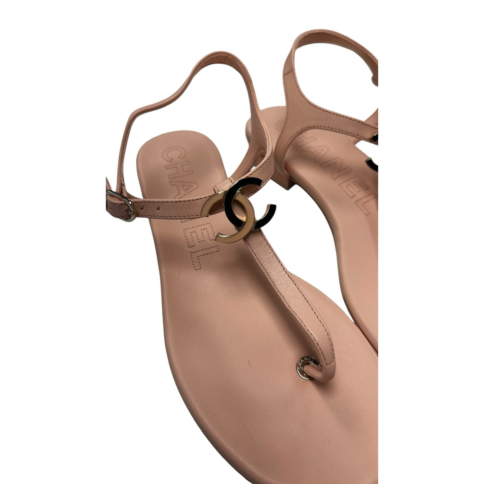 Chanel Blush Pink Interlocking CC Logo Leather T-Strap Sandals Womens 39 / US 9
