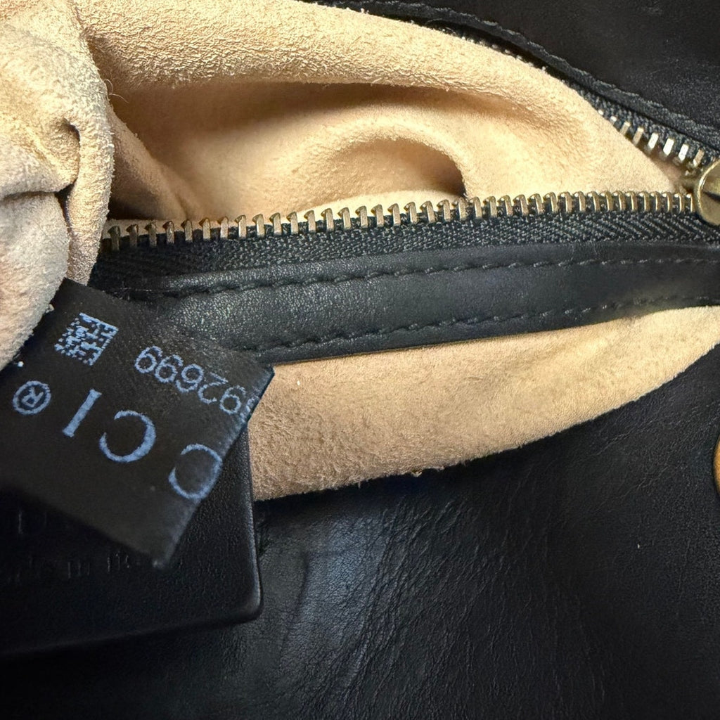 Gucci GG Marmont Black Quilted Leather Handbag Gold Toned Logo Classic Luxury