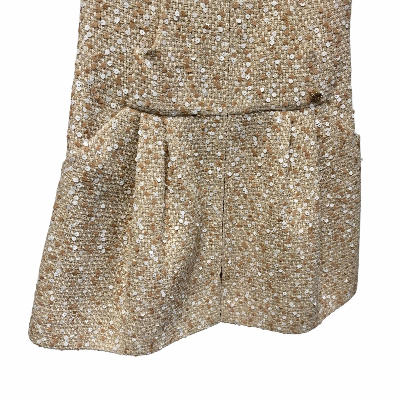 NWT Chanel 2019 Beige White Tweed Sequin Embellished Mini Dress Size 34 / US 2