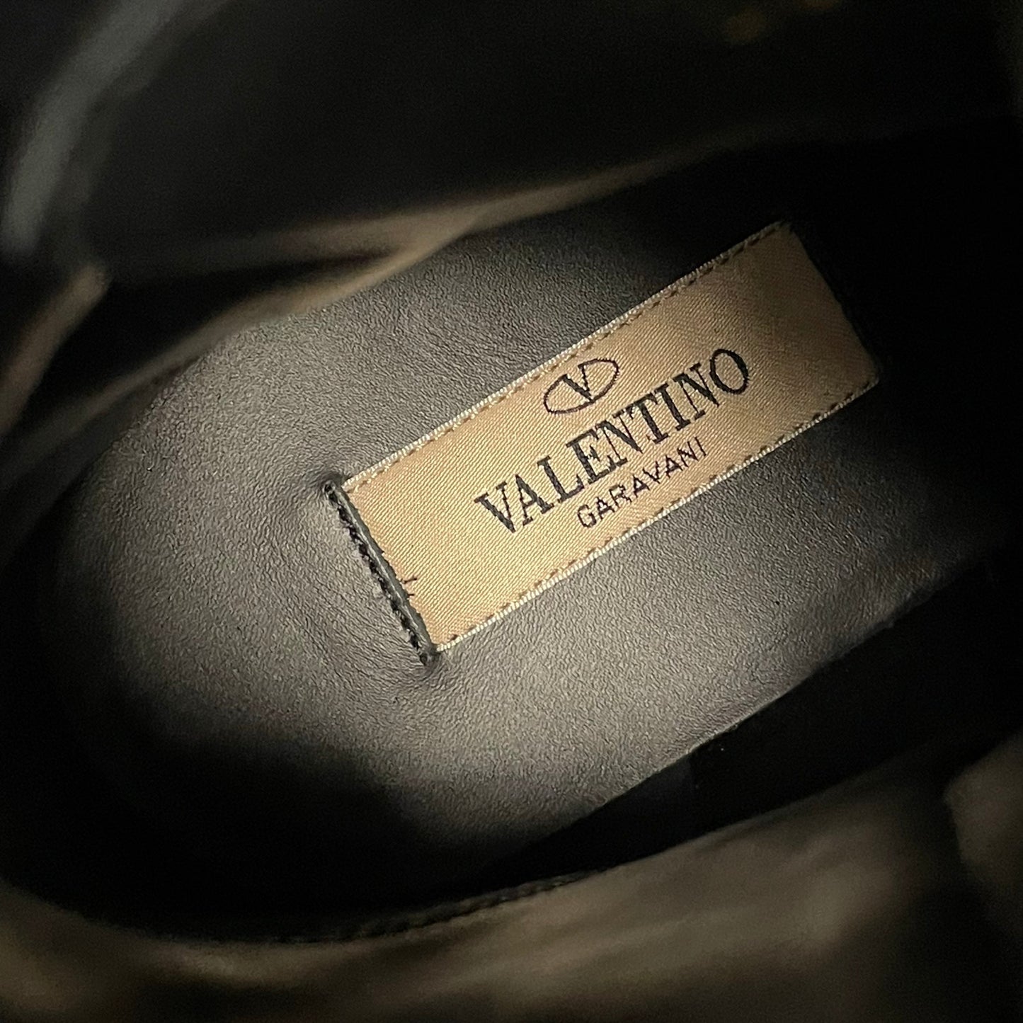 Valentino Garavani Suede Rockstud Cap Toe Combat Boots Black Gold 39.5 / US 9.5